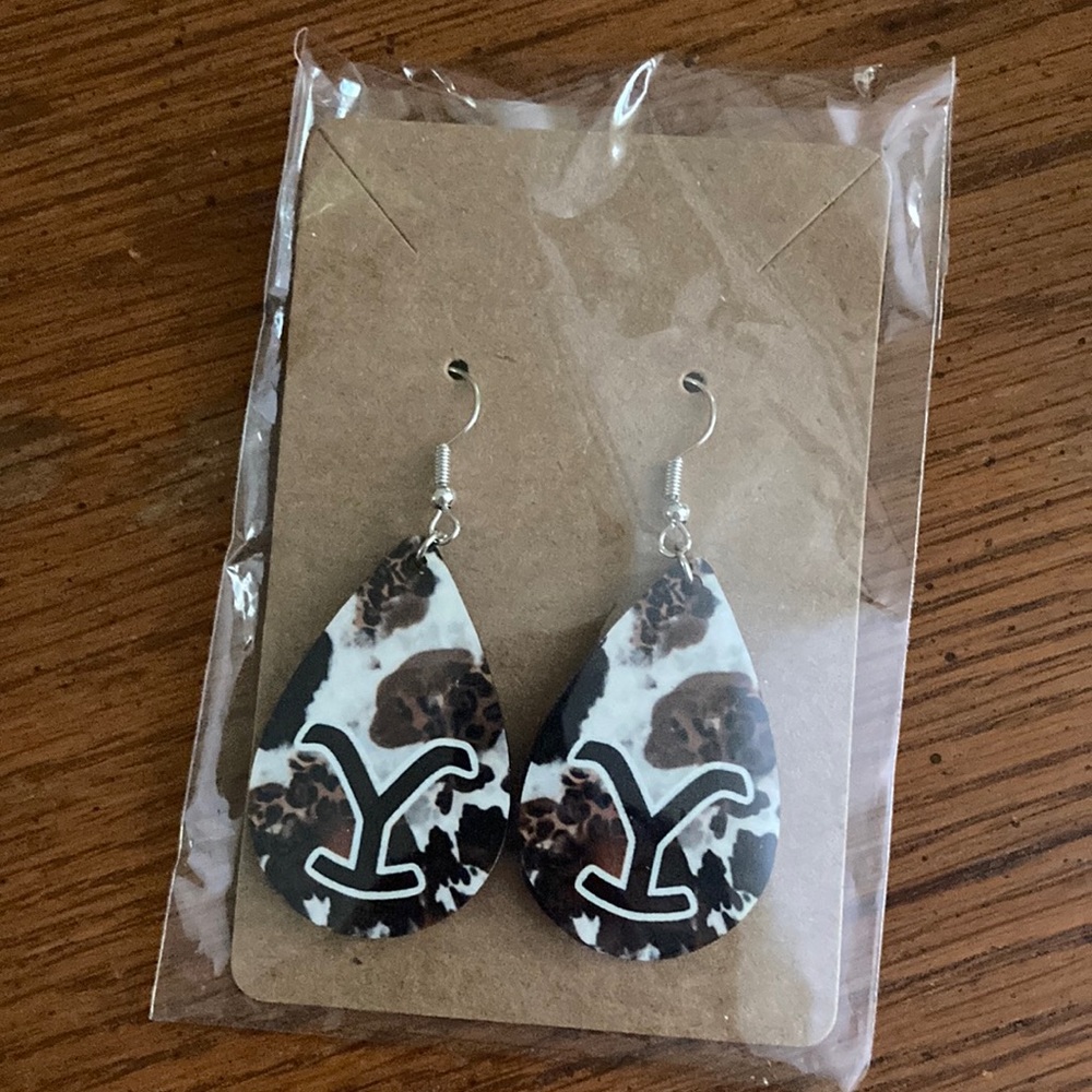 Yellowstone Earrings / brown black cream